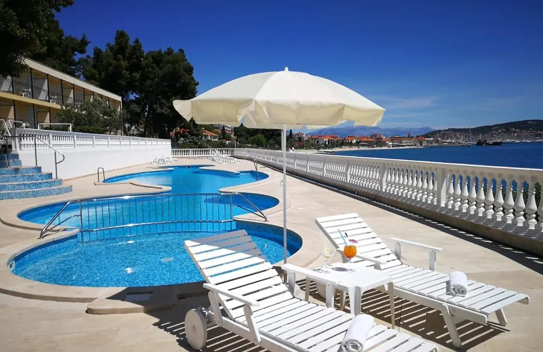 Hotel Val-1